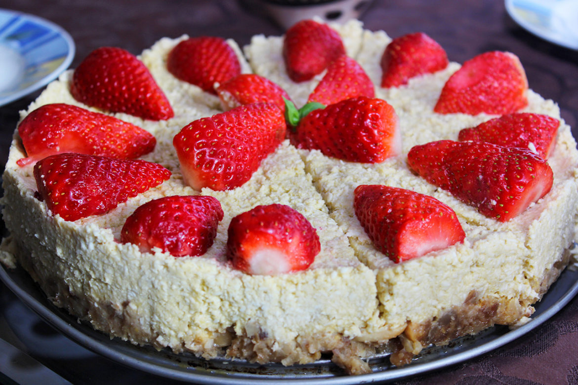 Kokos-Sommertorte, vegan, zuckerfrei, glutenfrei und Rohkost