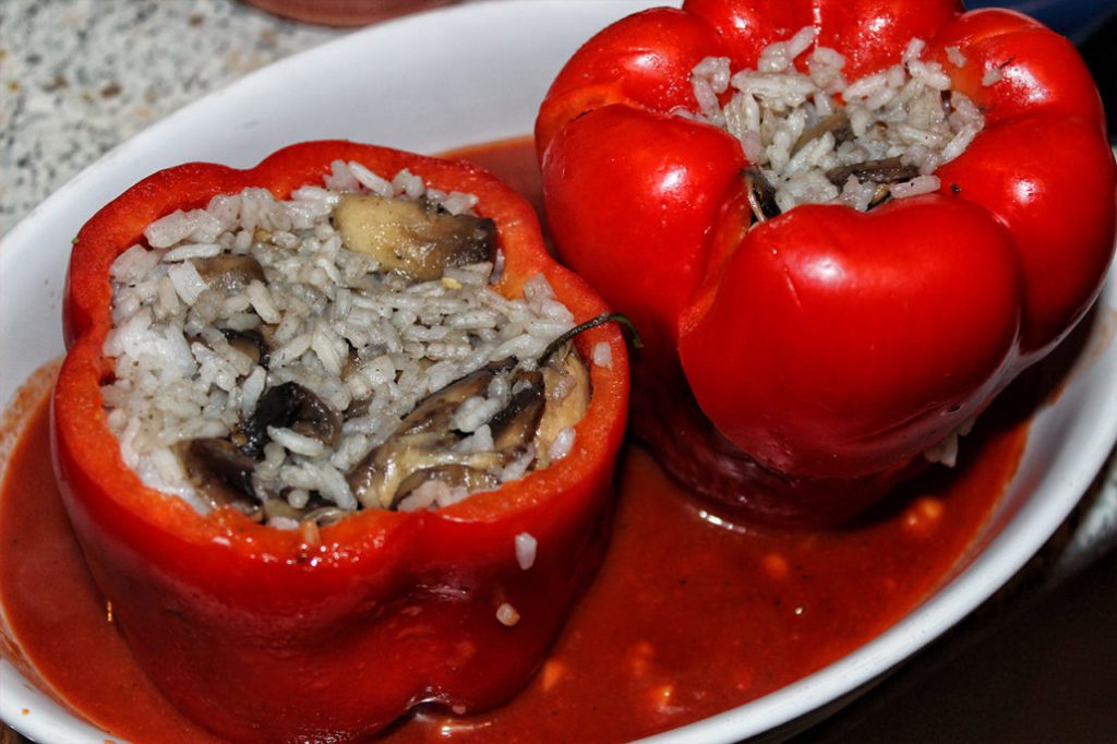 Gefüllte Paprika mit Champignon und Reis