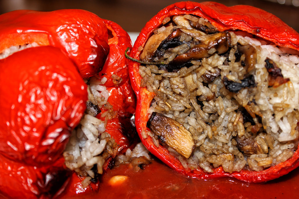 Gefüllte Paprika mit Reis und Champignons