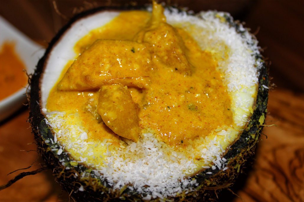 Rezept für Mango-Ingwer-Suppe mit Kokosmilch & Curry
