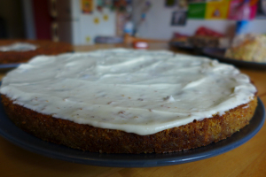 Möhrentorte - erste Schicht