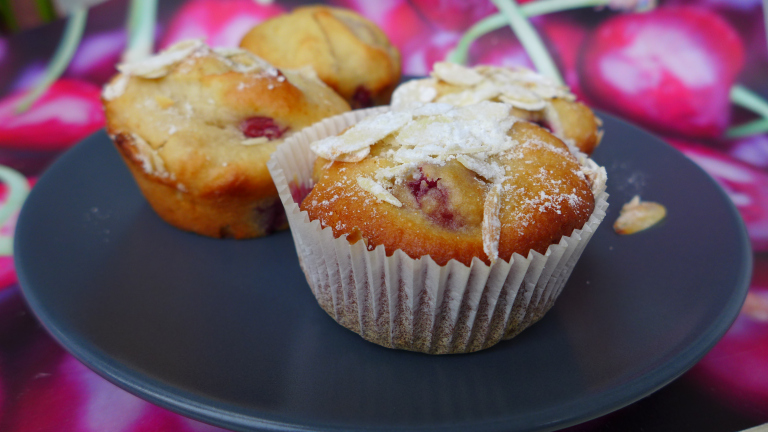 Vegane Kirsch-Marzipan-Muffins mit Mandeln - VeggieSearch