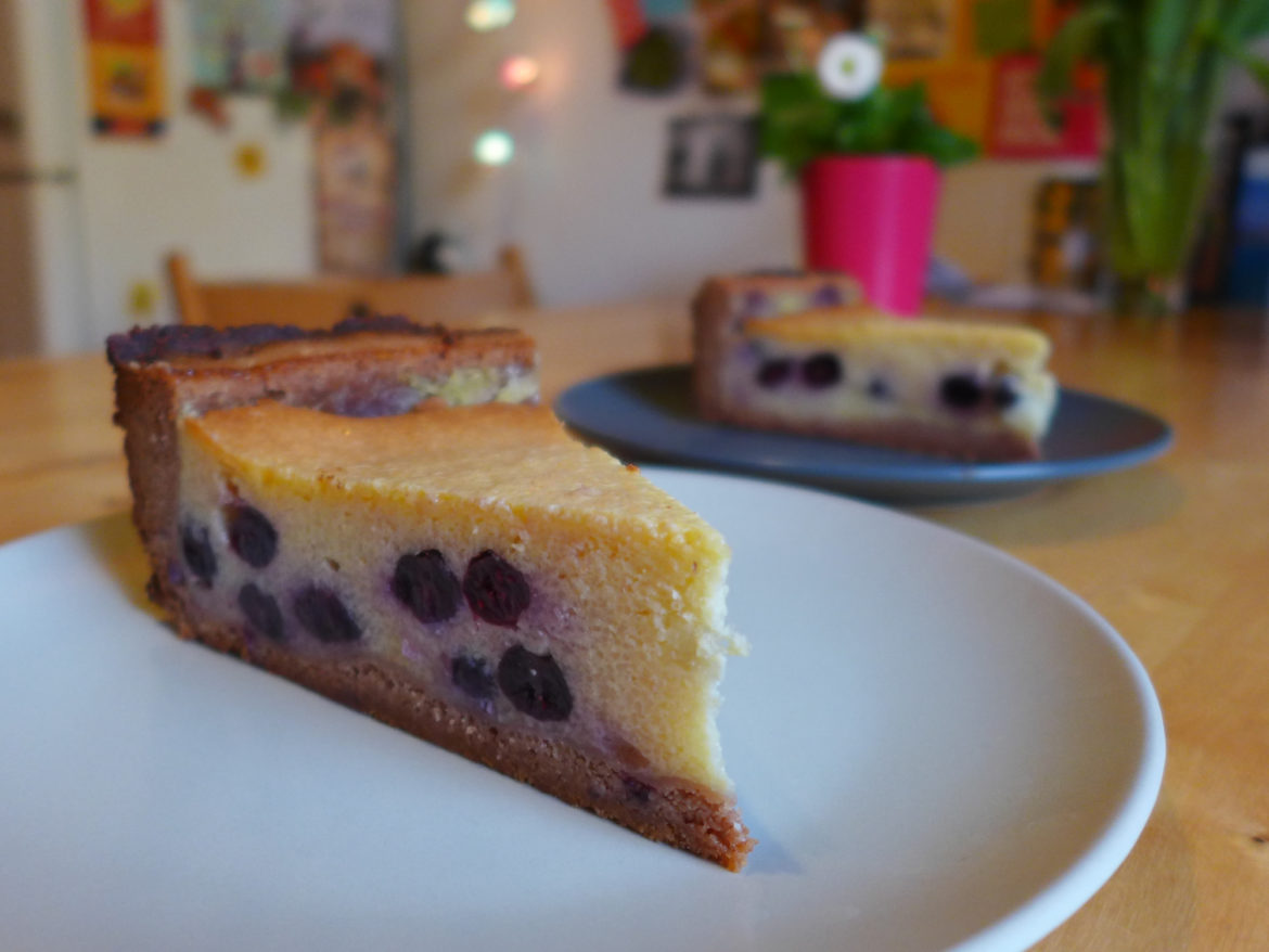 Veganer Käsekuchen mit Blaubeeren und Seidentofu