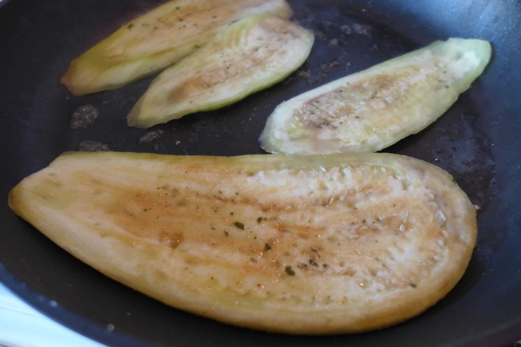 Aubergine anbraten für veganen Heringssalat