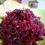Roter Quinoa-Salat
